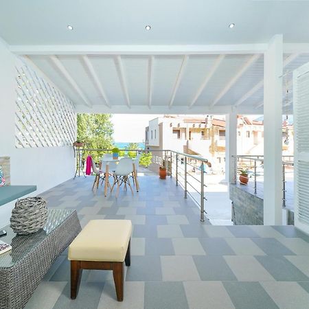 Golden Beachside Terrace Криси Амудия Екстериор снимка