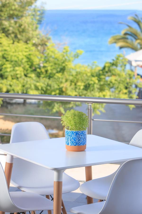 Golden Beachside Terrace Криси Амудия Екстериор снимка